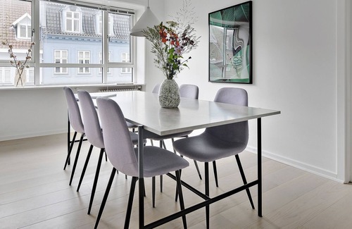 Roskilde Apartment | Sanders Fjord 2 - Smart 1-Bdr. Apt. Near Cathedral