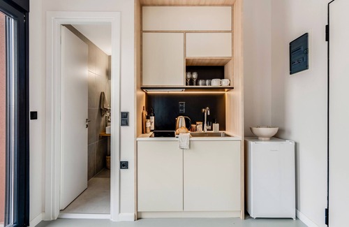 Piraeus Apartment | Sanders Port - Chicly Studio with Roof-Top Terrace