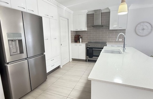 Toogoom House | Sandie’s at the Beach - 4 Bed Retreat with Pool