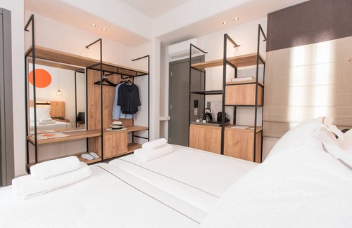 Paros Hotel | Sandom