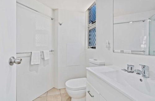 Mermaid Beach Apartment | Sandown - Hosted by Burleigh Letting