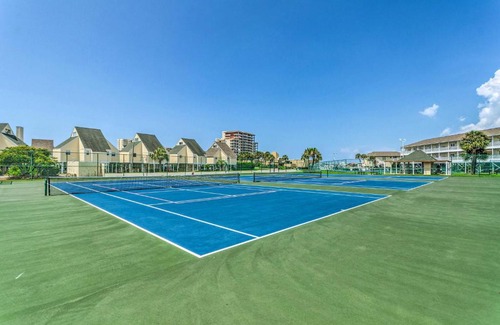 Holiday Isle Apartment | Sandpiper Cove Escape on Canal - Walk to Beach!