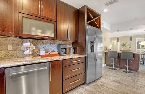 Cocoa Isles Apartment | Sandpiper Retreat | Pool | Jacuzzi | Game Room