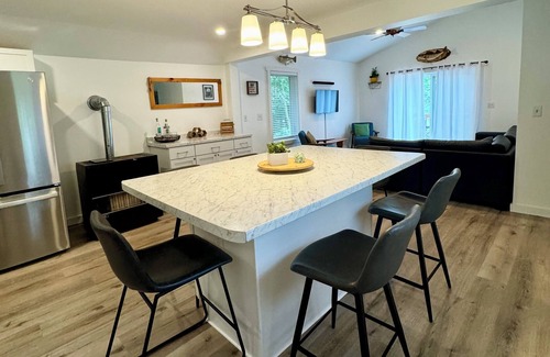 Rumely Cabin | SandRiver Cabin -Relax on the mouth of the SandRiver with views of Lake Superior