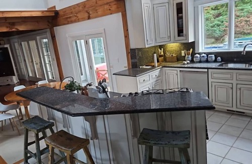 East Sandwich House | Sandwich golf and chipping green house