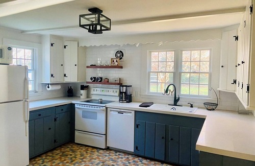 East Sandwich House | Sandwich Private Beach Getaway for multiple families!