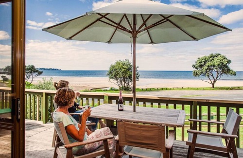 Matapouri House | Sandy Bay Beachfront - Holiday Home