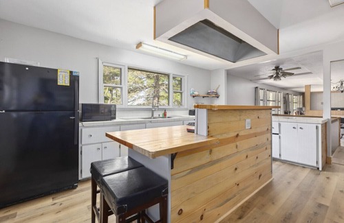 Emily Cabin | Sandy Beach and Lake Views on Mary Lake!