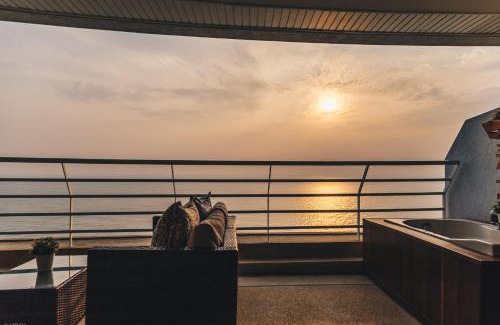 Cha-am Apartment | Sandy Beach Condo 17D