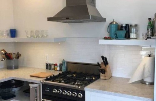 Wellfleet House | Sandy beach cottage on Wellfleet Bay