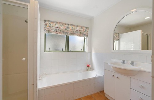 Coopers Beach House | Sandy Beach House - Coopers Beach Holiday Home