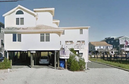 Mud City House | SANDY FEET RETREAT-Waterfront home - 5 mins to LBI