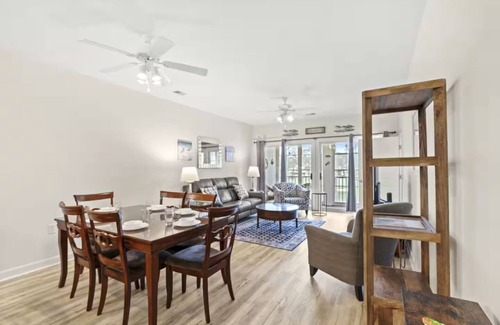 Sea Trail Condo | Sandy Knees Retreat - Steps to Golf, Minutes to Sunset Beach