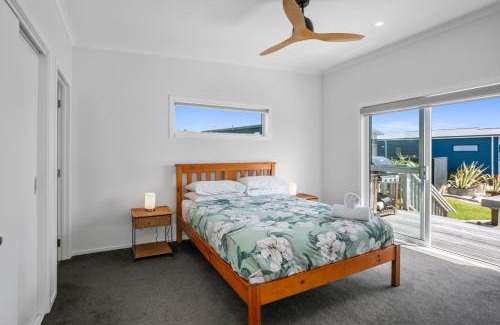Waihi Beach House | Sandy Serenity