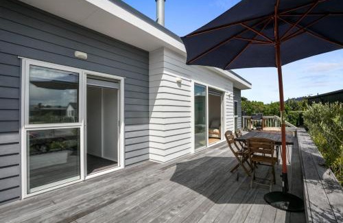 Waihi Beach House | Sandy Serenity