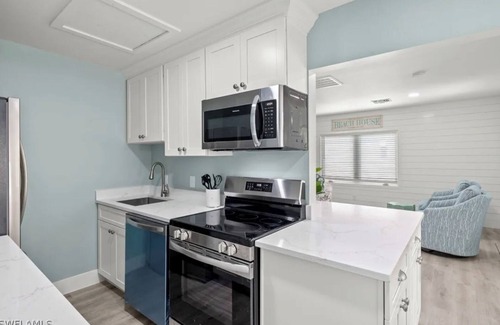 Sanibel Cottage | Sanibel Dream Cottage Near Beach w/Heated Pool, Bikes & More!