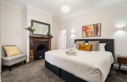 Orange House | Sanlor Suite 2 - Luxury, Comfort & Style