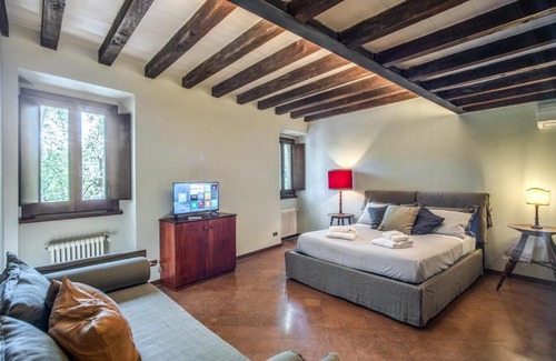 Rione VII Regola Apartment | Sant'eligio attic with exclusive terrace campo di fiori