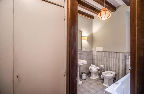 Rione VII Regola Apartment | Sant'eligio attic with exclusive terrace campo di fiori