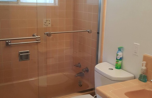 Oak Park Apartment | Santa Barbara Weekend Getaway 1 bedroom for 2 individuals