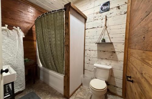 Hutchinson House | Santa Fe Traincars Private and Luxurious in the Country