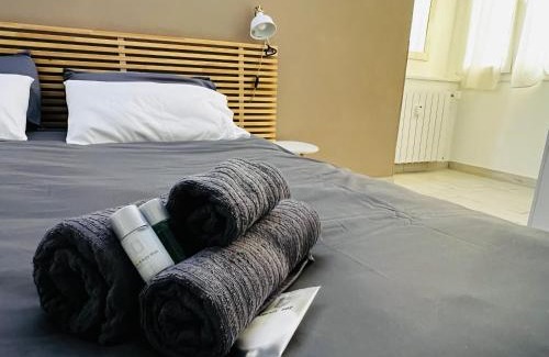 Province of Bologna Apartment | Santa Viola House - By AyDesHouse