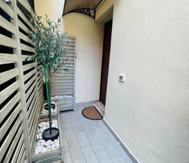 Province of Bologna Apartment | Santa Viola House - By AyDesHouse