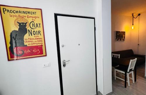 Province of Bologna Apartment | Santa Viola House - By AyDesHouse