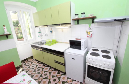 Rovinj Apartment | SANTIN One-Bedroom Apartment with Terrace