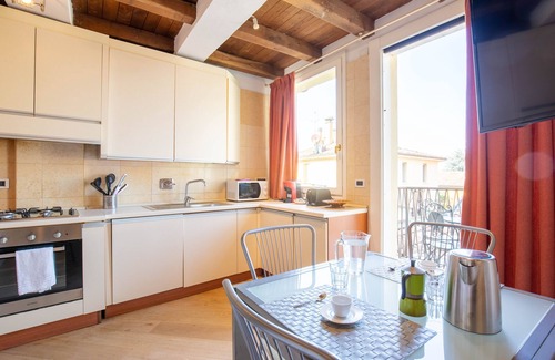 Historic Center Apartment | Santo Stefano Apartments Apartment with Terrace