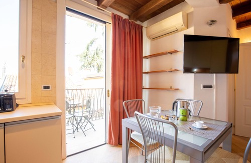 Historic Center Apartment | Santo Stefano Apartments Apartment with Terrace