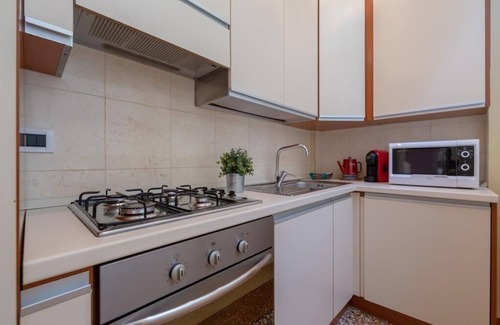 Historic Center Apartment | Santo Stefano Apartments- Entire Stairs B 7 Apartments