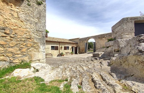 Palazzolo Acreide Historic Centre House | Santolìo Country Retreat