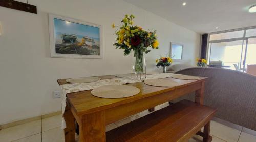 Margate Beach Apartment | Santorini 106A