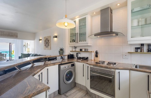 Shaka's Rock Apartment | Santorini Ballito | 180º Sea Views, Braai and Pool