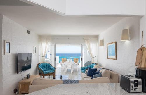 Shaka's Rock Apartment | Santorini Perissa 66