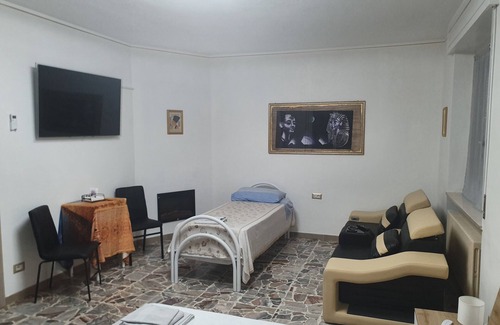 Gozzano Bed & Breakfast | Saphira B&B is located in a villa, just a short walk from the renowned Lake D'orta.