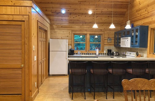 Wiley Cottage | Sapphire - A Lovely Cottage in the Woods with Mountain Scenery