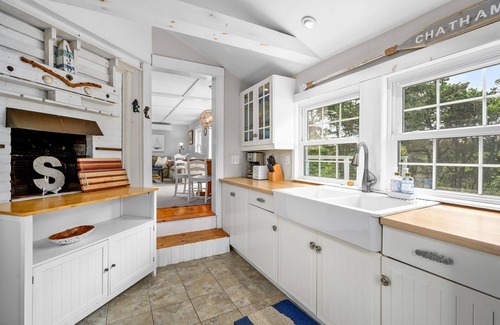 West Chatham Cottage | Sarah-N-Dipity: Cozy Cottage Near Ridgevale Beach