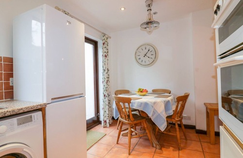Treator House | SARAH'S COTTAGE, family friendly, with a garden in Padstow