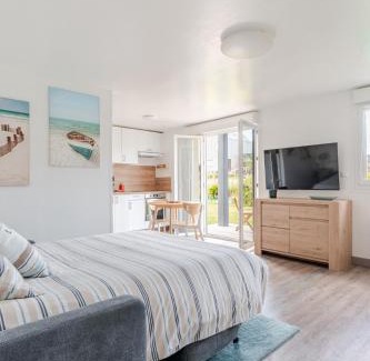 Surtainville Apartment | Sardine argentée Plage à 100m Surf Randos GR 223 Jardin