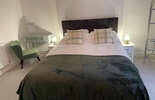 Colwyn Bay House | Sarn Y Mynach - Traditional Welsh Cottage