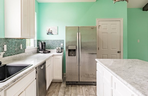 Ocean Springs House | Sassy Seas Hideaway Rest-Relax-Recharge: 2BR, 2BA & Balcony Near Ocean Springs