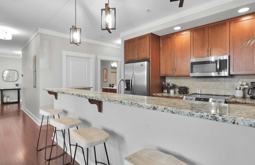 Old West Broad Neighborhood Condo | Savannah Residences|Private Parking|3BR/2BA
