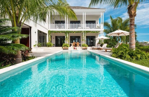 Grace Bay Villa | Saving Grace - Beautiful 5 Bedroom Beachfront Home