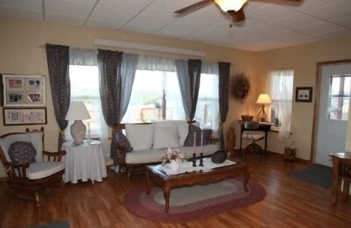 Devils Tower House | Sawin Logs Inn