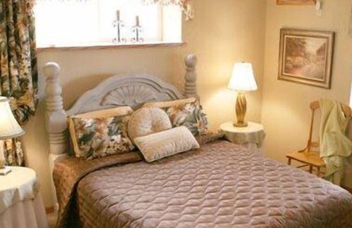 Devils Tower House | Sawin Logs Inn