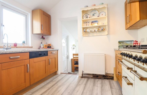 Carnbrea Cottage | SCARBORO, pet friendly, with a garden in Redruth