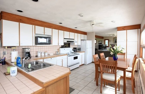 Eastward Look House | Scarborough Beach Resort Oasis