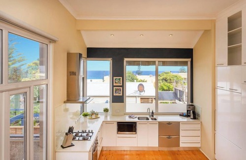Scarborough House | Scarborough Seaview Loft - Executive Escapes